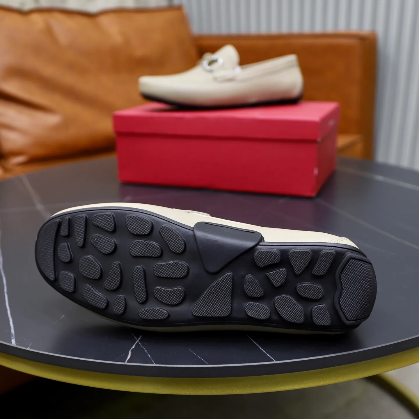 Ex-factory price: 480💰🙅‍♂️🙅‍♂️🙅‍♂️Niuli Brand: Ferragamo Standard code: Men's code 38/44 (45 customized) Grade: Same as the official website Material: Original imported cowhide leather lining Original wear-resistant lightweight outsole Style category: Men's casual slip-on shoes Bean shoes Distinguished luxury brand elements top luxury Color: actual picture color